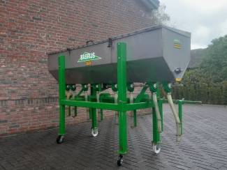 Brede Rijenstrooier , Meststoffenstrooier