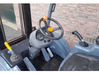 heftrucks stapelaars palletwagens Compacte Diesel Ruwterreinheftruck