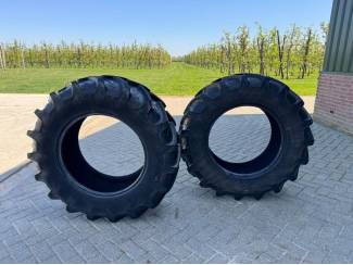 banden en velgen 360/70R24 Kleber