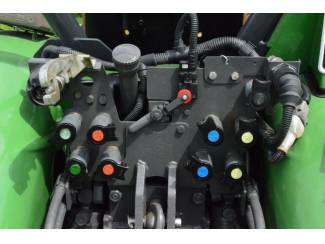 smalspoortractoren Fendt 207 V 4-WD Beugelversie