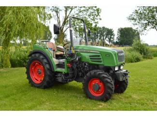 smalspoortractoren Fendt 207 V 4-WD Beugelversie