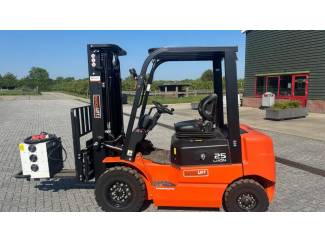 heftrucks stapelaars palletwagens Te koop: Elektrische Heftruck 2.5 Ton Li-Ion ? Bouwjaar 2022