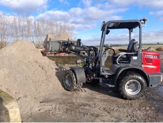 smalspoortractoren Mini Shovel Pitbull X28/45CRT
