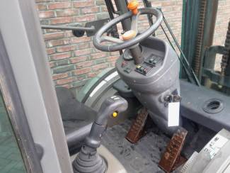 heftrucks stapelaars palletwagens Ausa Ruwterreinheftruck 2.5 Ton