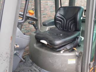 heftrucks stapelaars palletwagens Ausa Ruwterreinheftruck 2.5 Ton