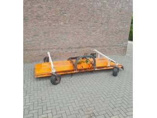 cirkelmaaiers Zeer Brede Weidebloter
