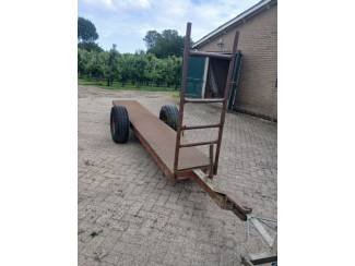 aanhangwagens Fruitteelt/kisten wagen achter de tractor