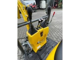 Rooimachine Wacker Neuson 803 minigraver met snelwissel en 3 bakken