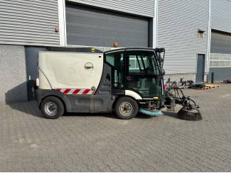 Mathieu MC210 Veeg/zuigwagen