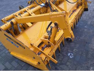 mechanische onkruidbestrijding Krukas Spitmachine 240cm