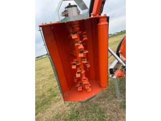 Snipperaars Rinieri BR-VISION 490 maaiarm - naast cabine