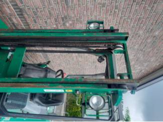 heftrucks stapelaars palletwagens Compacte Diesel Veldheftruck