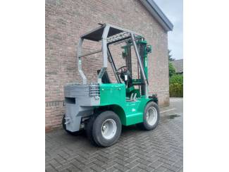 heftrucks stapelaars palletwagens Compacte Diesel Veldheftruck