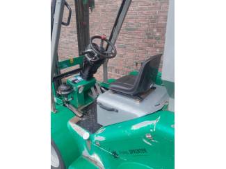 heftrucks stapelaars palletwagens Compacte Diesel Veldheftruck