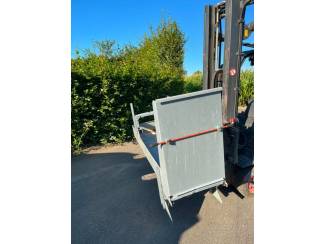 Te koop kroetbak voor op een Munckhof Pluk-O-Trak