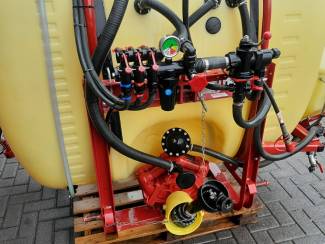 spuitmachines en toebehoren Compacte Veldspuit met Spoelbak & Fustreiniger