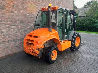 heftrucks stapelaars palletwagens Wendbare 2WD Terreinheftruck