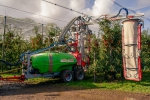 Combinatie van het Vlak-hagelnetsysteem en de drierijenspuit bewijzen zich al 12½ jaar bij Fruitbedrijf Van Westreenen in Echteld